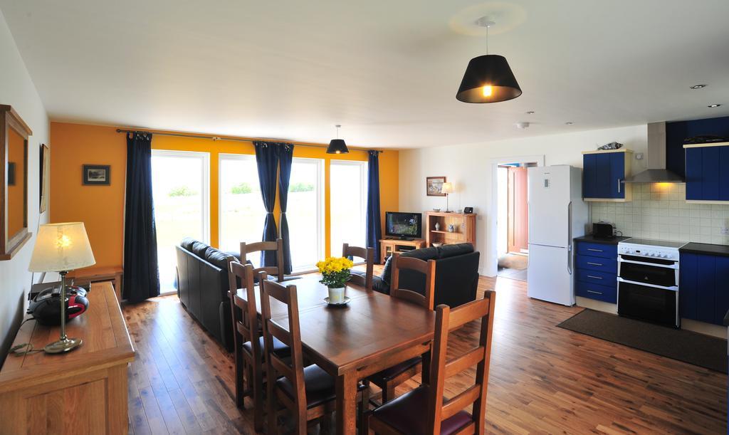 Hartaval & Baca Ruadh Appartement Staffin Buitenkant foto